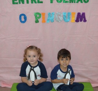 Os educandos do Maternal III A e B se divertiram trabalhando o Projeto Entre Poemas, conhecendo o poema O PINGUIM.