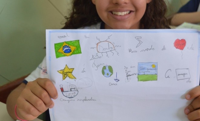 Aps trabalhar sobre a Independncia do Brasil, os educandos do 5 Ano criaram desenhos inspirados nas estrofes do Hino Nacional Brasileiro.