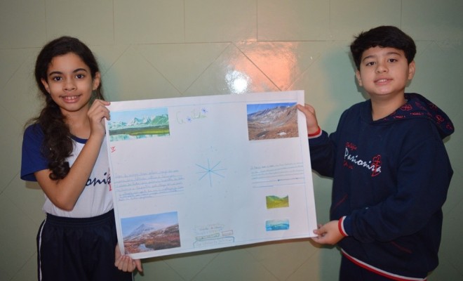 Em uma atividade em grupos, os educandos do 4 Ano A e B, produziram belssimos cartazes sobre o tema Biomas Mundiais. Mais um momento de aprendizagem! 
