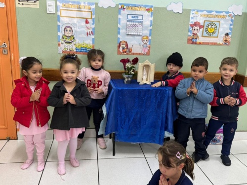 Pr� I, Pr� II A, 1� e 2� Ano B - Maio: M�s de Maria Col�gio Passionista S�o Jos�