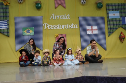 Maternal III C - Festa Julina Col�gio Passionista S�o Jos�