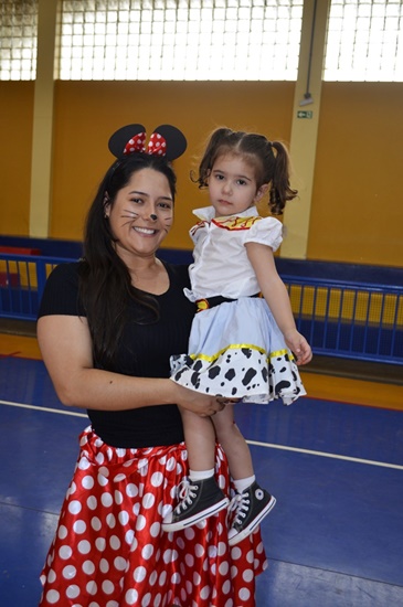 SEMANA DA CRIANA - DIA DA FANTASIA OU ROUPA DE PASSEIO (tarde) Colgio Passionista So Jos