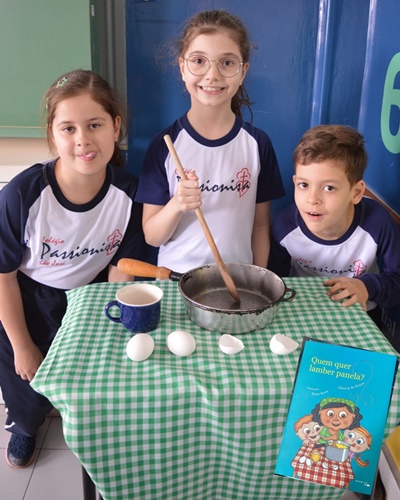 3 Ano A e B - Releitura do Livro: Quer quer lamber a panela Colgio Passionista So Jos