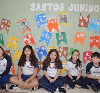 5 Ano A e B - Santos Juninos