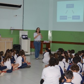 Projeto de Bullying - Palestra com a Psicloga Juliana Maria - Colgio Passionista So Jos