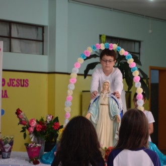 Coroao de Nossa Senhora - Tarde - Colgio Passionista So Jos