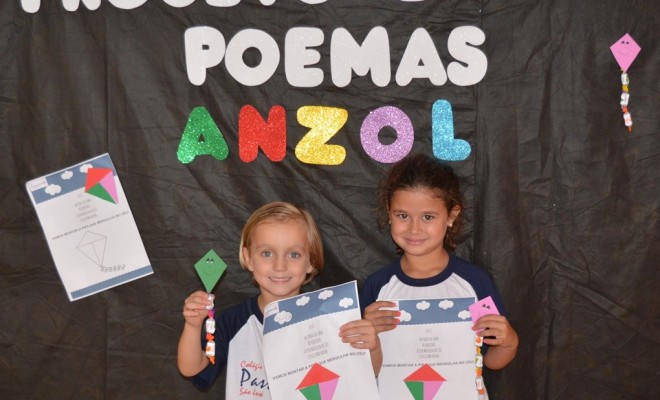 Os educandos do Pr I A e B conheceram o poema ANZOL e se divertiram brincando de mergulhar entre as nuvens.