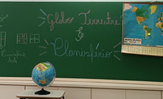 Os educandos do 5 Ano B aprenderam as diferentes formas de representao do nosso planeta, conhecendo o globo terrestre e o Mapa-mndi - planisfrio. 