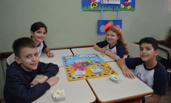 Para encerrar a semana de estudos, os educandos do 4 Ano A, divertiram-se com jogos.