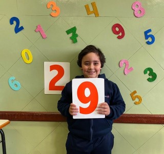 Essa semana os educandos do Pré II B conheceram a família do 20 e brincaram de montagem de números.