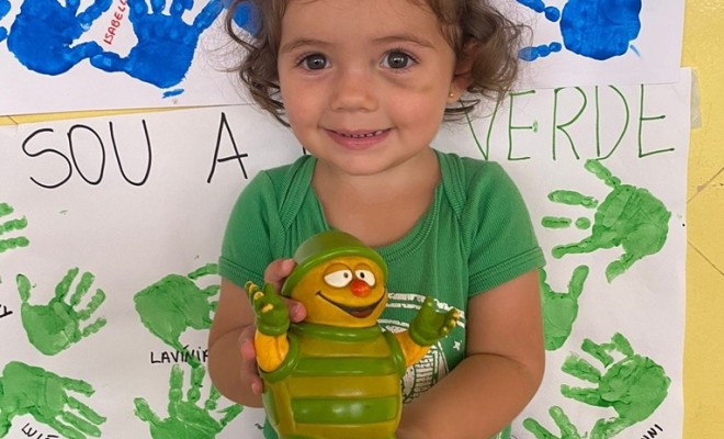 Os educandos do maternal ll A se divertiram com seus brinquedos na FESTA do VERDE!