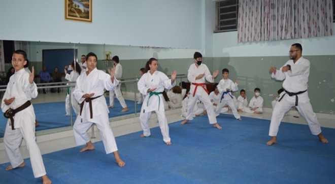 Exame de troca de faixa de Karate - Col�gio Passionista S�o Jos�
